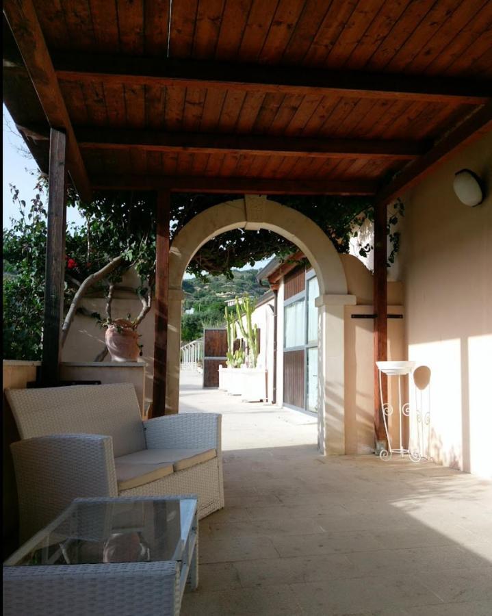 Agriturismo La Fiumara Villa Noto Exterior photo
